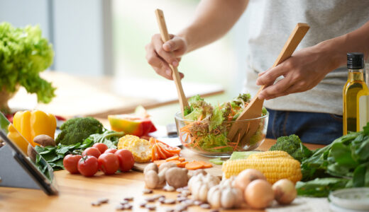 暑い夏は生野菜で水分補給！野菜がたっぷり食べられるレシピ3選